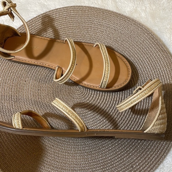 American Eagle Sandals - Picture 7 of 8